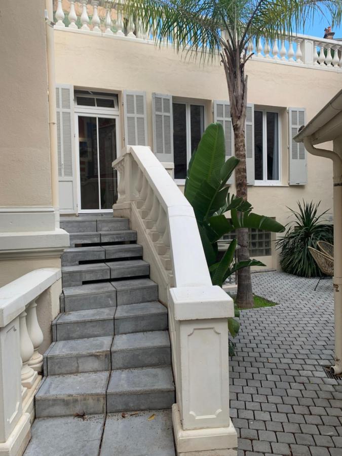 Villa Les Fougeres Suite Festival Jardin Garage 戛纳 外观 照片